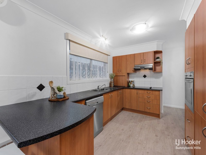 5 Lilyvale Street, Mansfield QLD 4122