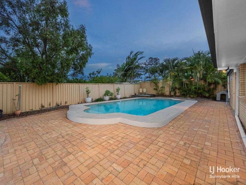 5 Lilyvale Street, Mansfield QLD 4122