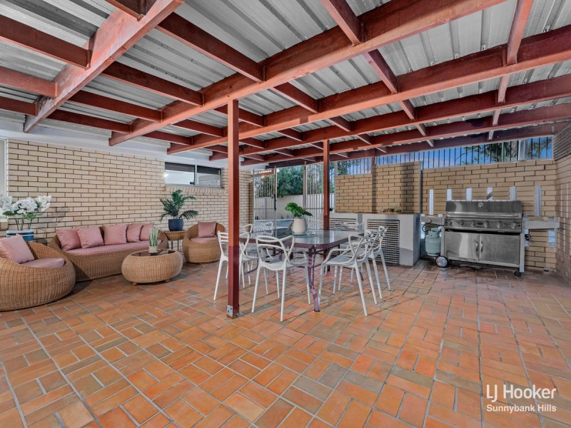 5 Lilyvale Street, Mansfield QLD 4122