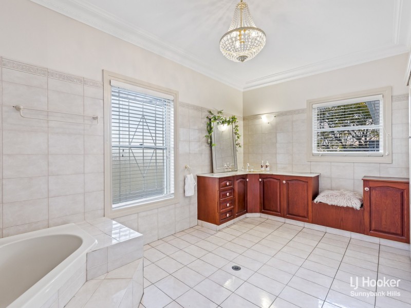 7 Lakkari Street, Eight Mile Plains QLD 4113