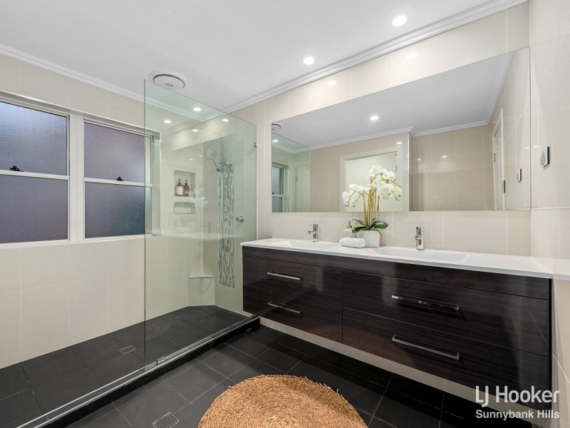 6 Sirius Street, Wishart QLD 4122