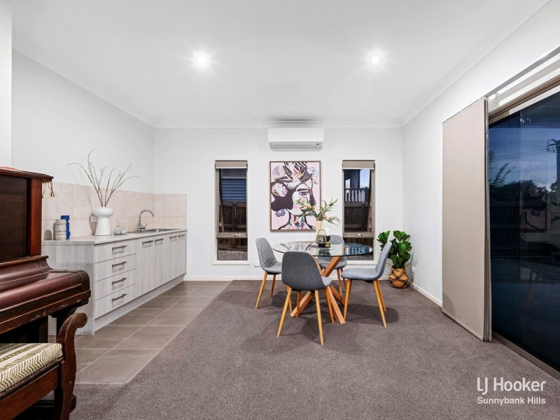 16 Canopus Street, Coorparoo QLD 4151