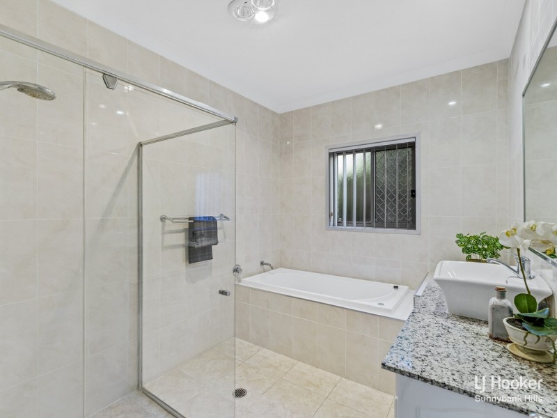 5 Harvey Place, Calamvale QLD 4116