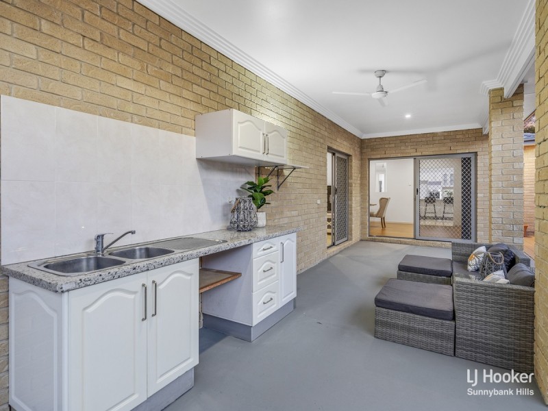 5 Harvey Place, Calamvale QLD 4116