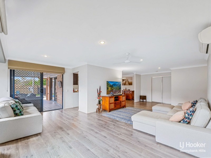 35 Mapelton Circuit, Parkinson QLD 4115