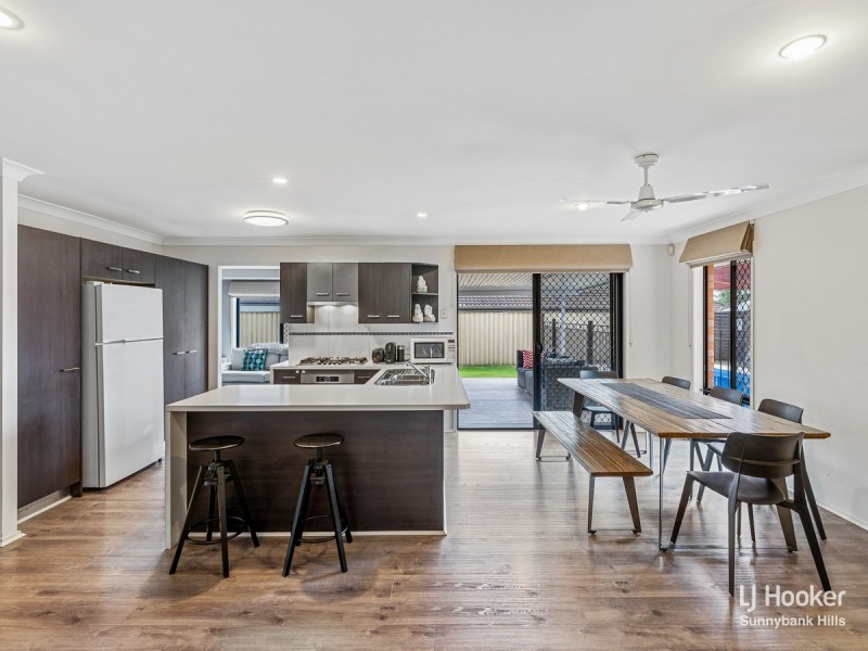 35 Mapelton Circuit, Parkinson QLD 4115