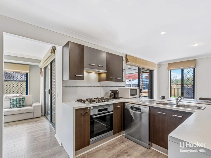 35 Mapelton Circuit, Parkinson QLD 4115