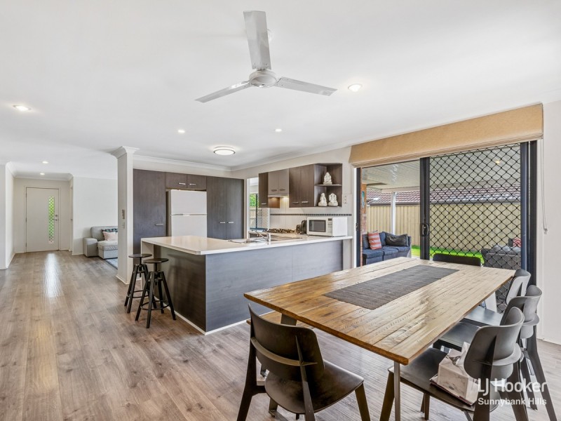 35 Mapelton Circuit, Parkinson QLD 4115