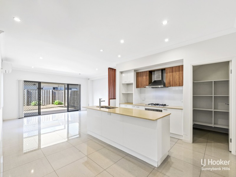 16 Diligent Place, Runcorn QLD 4113