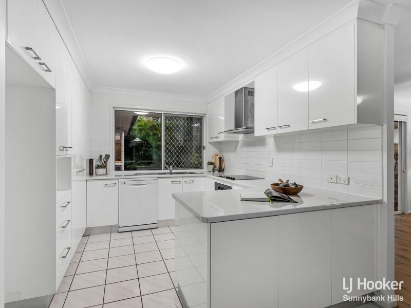 8 Gilgo Street, Wishart QLD 4122