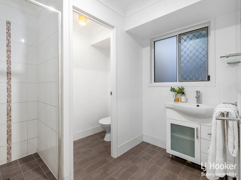 8 Gilgo Street, Wishart QLD 4122