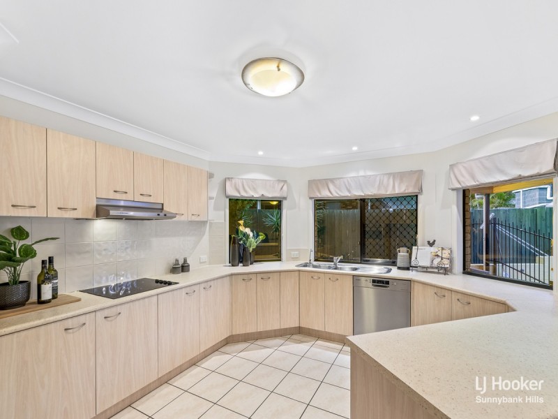 94 Daintree Drive, Parkinson QLD 4115