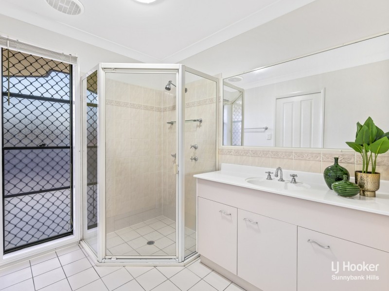 94 Daintree Drive, Parkinson QLD 4115
