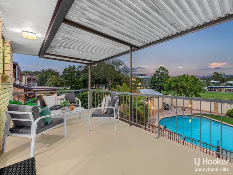 8 Sandringham Street, Mansfield QLD 4122