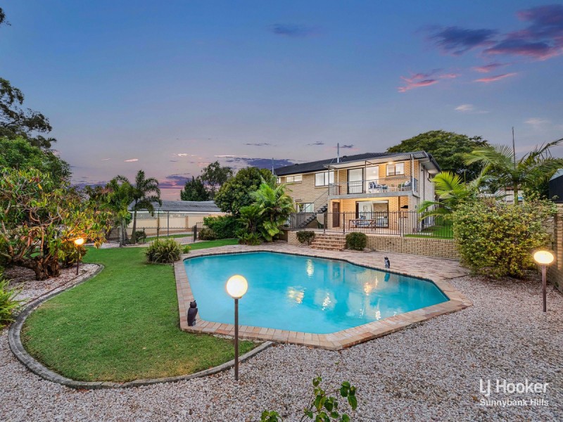 8 Sandringham Street, Mansfield QLD 4122