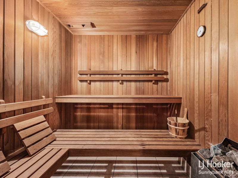 8 Sandringham Street, Mansfield QLD 4122