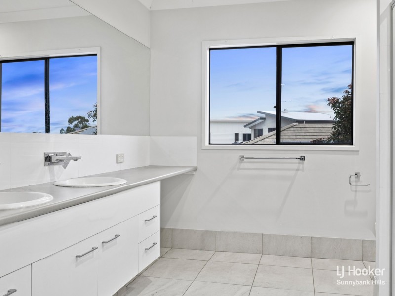 33 McDermott Parade, Rochedale QLD 4123
