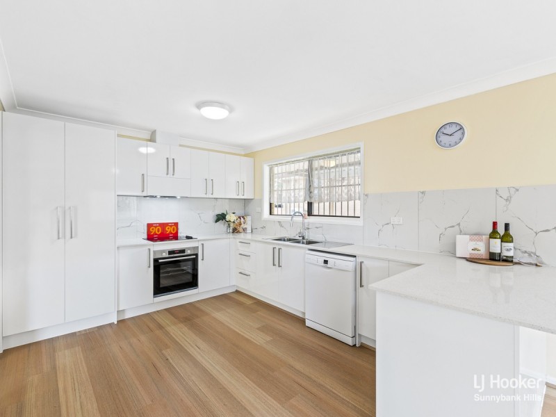 16 Fernshaw Street, Macgregor QLD 4109