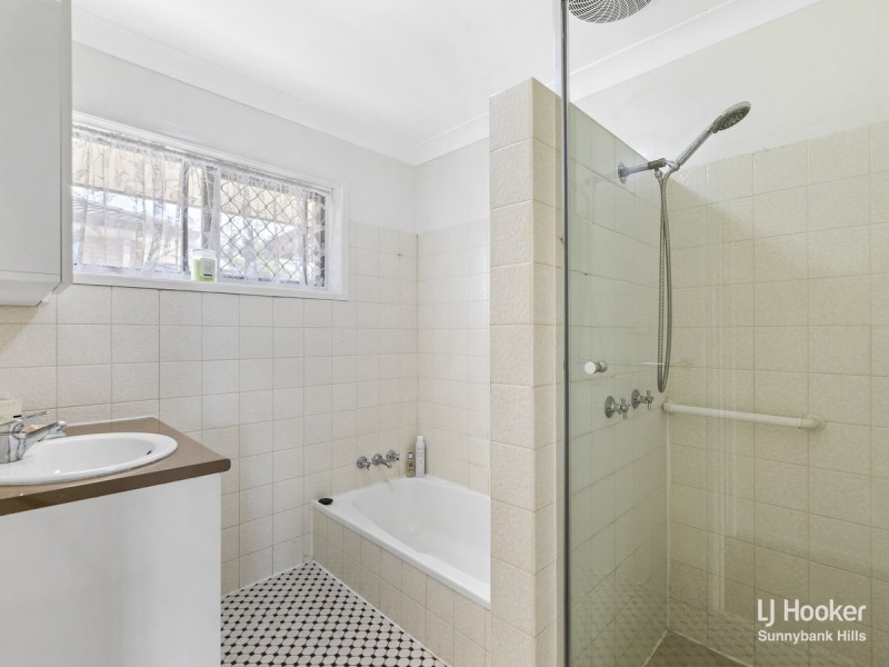 16 Fernshaw Street, Macgregor QLD 4109