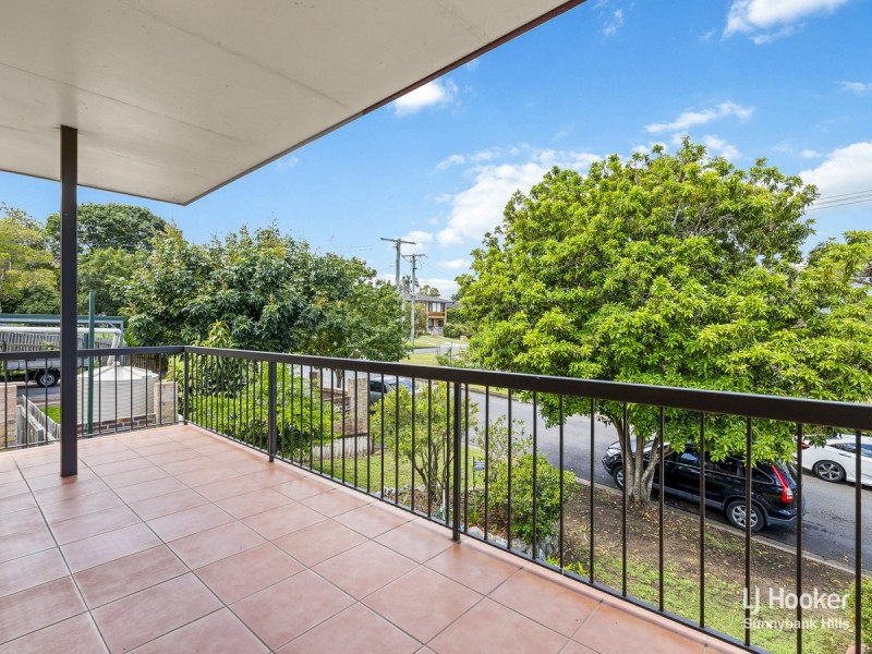 16 Fernshaw Street, Macgregor QLD 4109