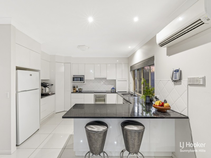 11 Lugano Close, Parkinson QLD 4115