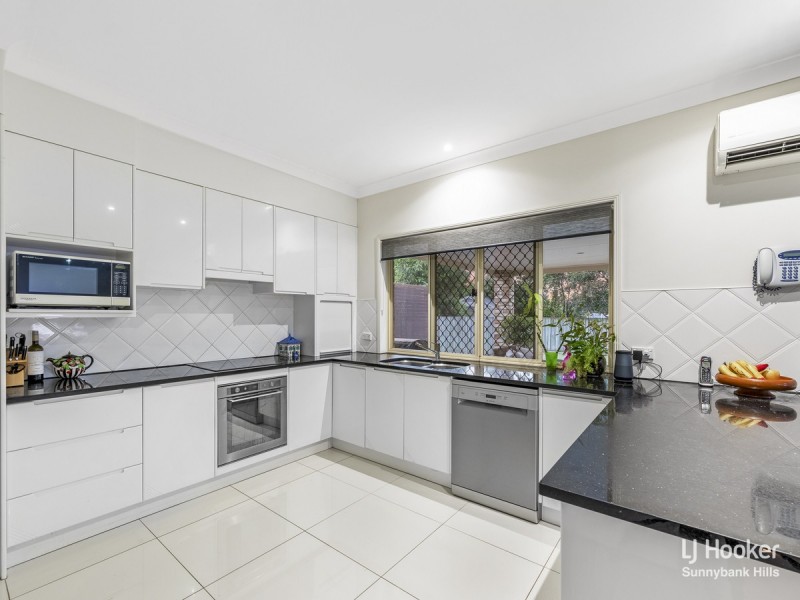 11 Lugano Close, Parkinson QLD 4115