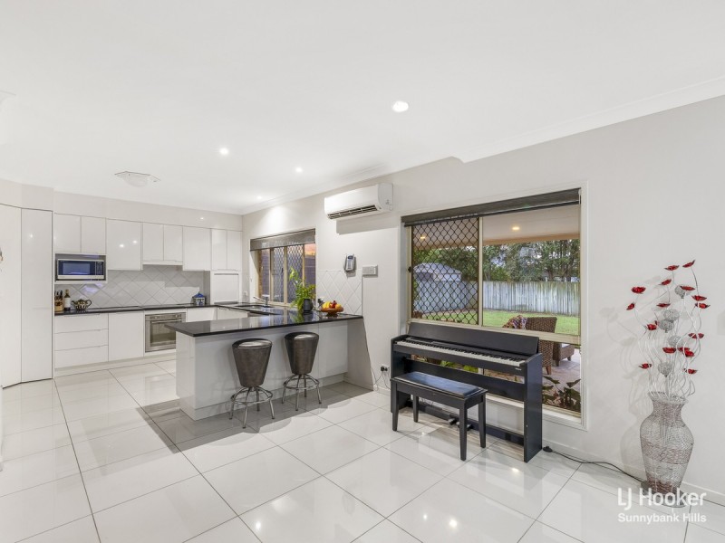 11 Lugano Close, Parkinson QLD 4115