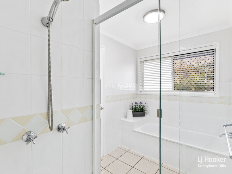 8 Monford Place, Calamvale QLD 4116