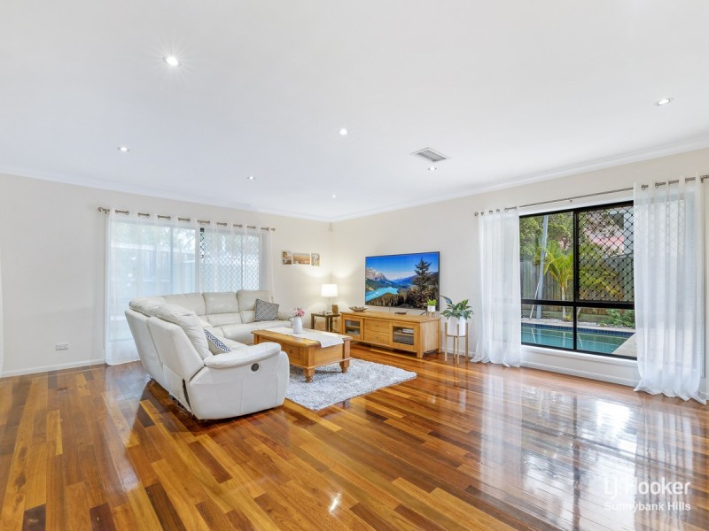 2 Trevi Close, Eight Mile Plains QLD 4113