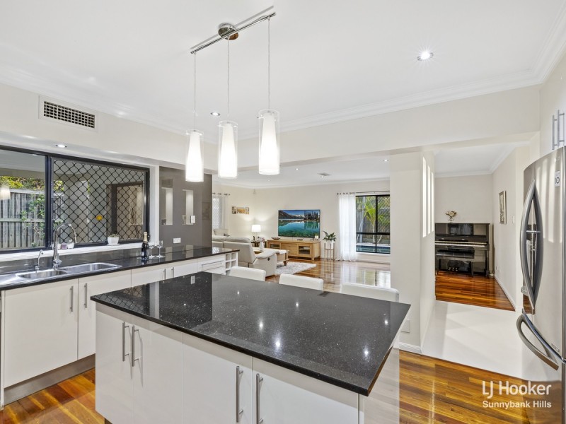 2 Trevi Close, Eight Mile Plains QLD 4113