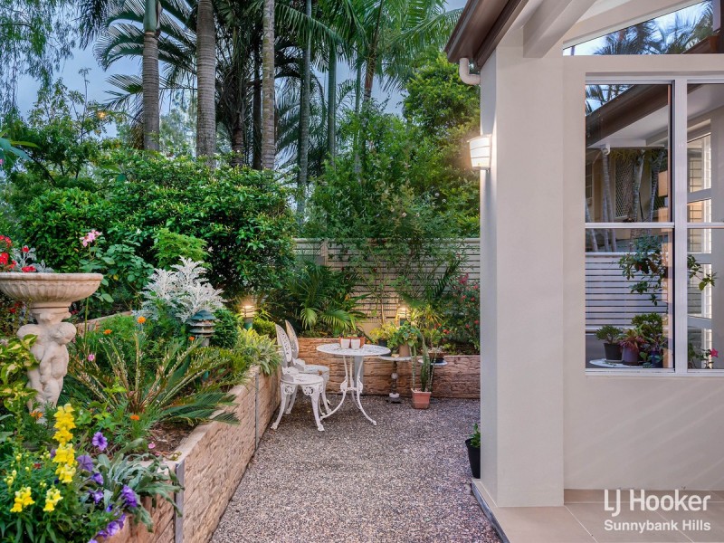 6 Culzean Street, Mansfield QLD 4122