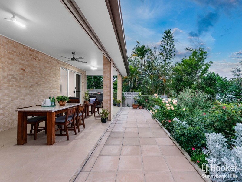 6 Culzean Street, Mansfield QLD 4122