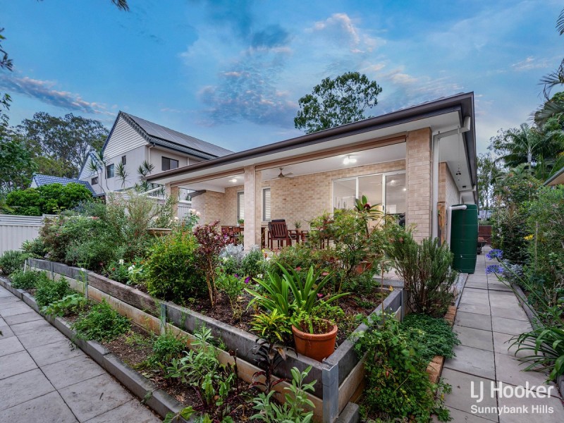 6 Culzean Street, Mansfield QLD 4122