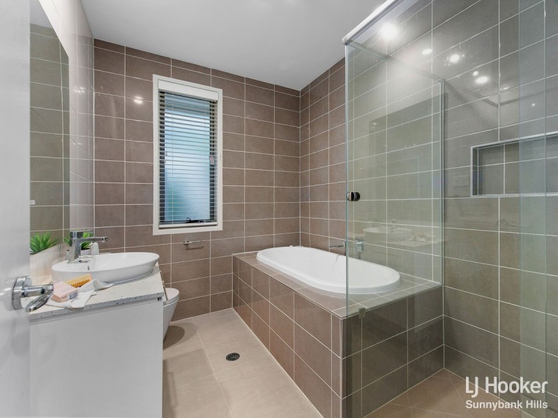 6 Culzean Street, Mansfield QLD 4122