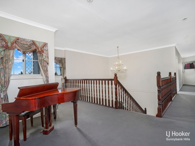 18 Lindfield Circuit, Robertson QLD 4109