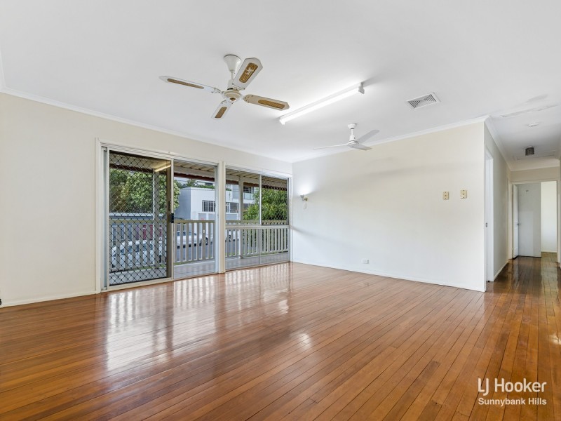 13 Le Grand Street, Macgregor QLD 4109