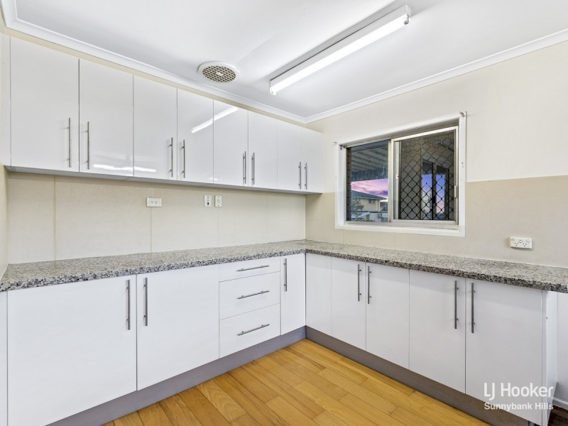 13 Le Grand Street, Macgregor QLD 4109