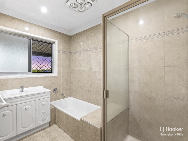 13 Le Grand Street, Macgregor QLD 4109