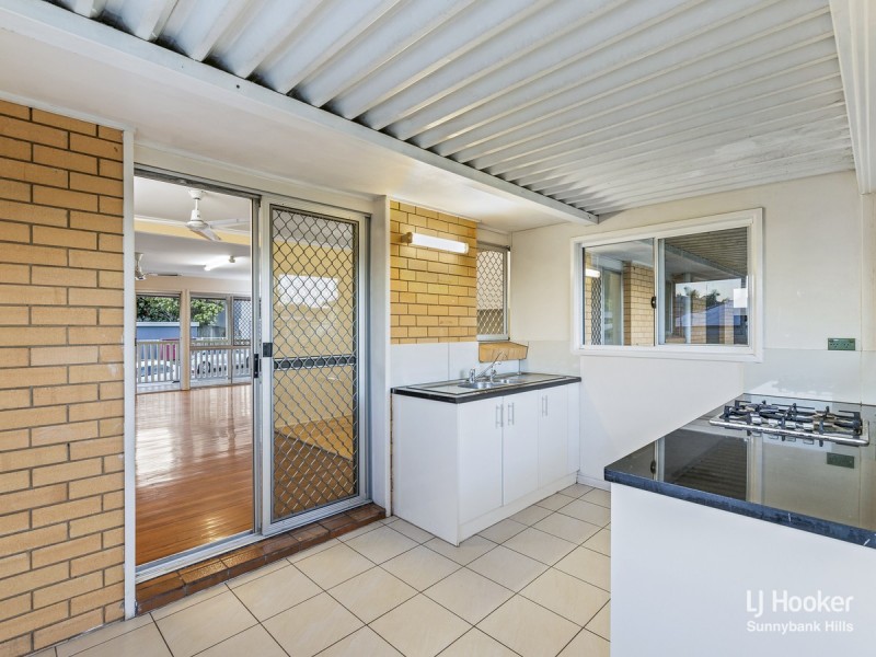 13 Le Grand Street, Macgregor QLD 4109