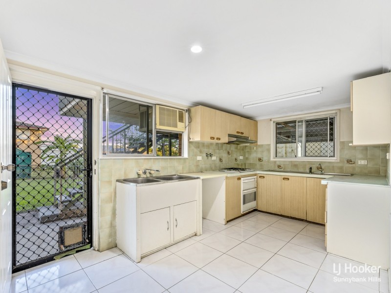 13 Le Grand Street, Macgregor QLD 4109