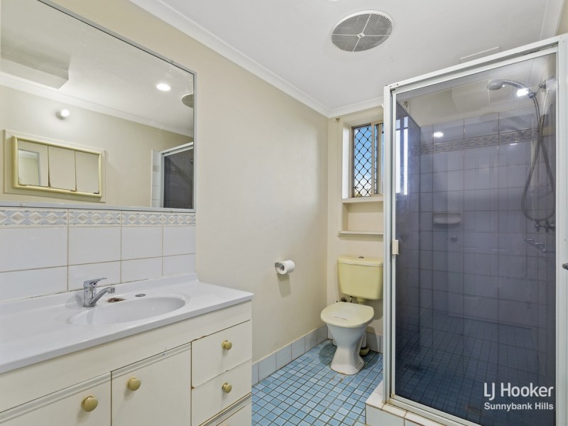 13 Le Grand Street, Macgregor QLD 4109