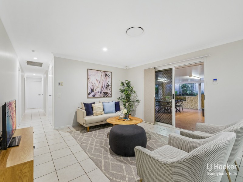 72 Azalea Crescent, Calamvale QLD 4116