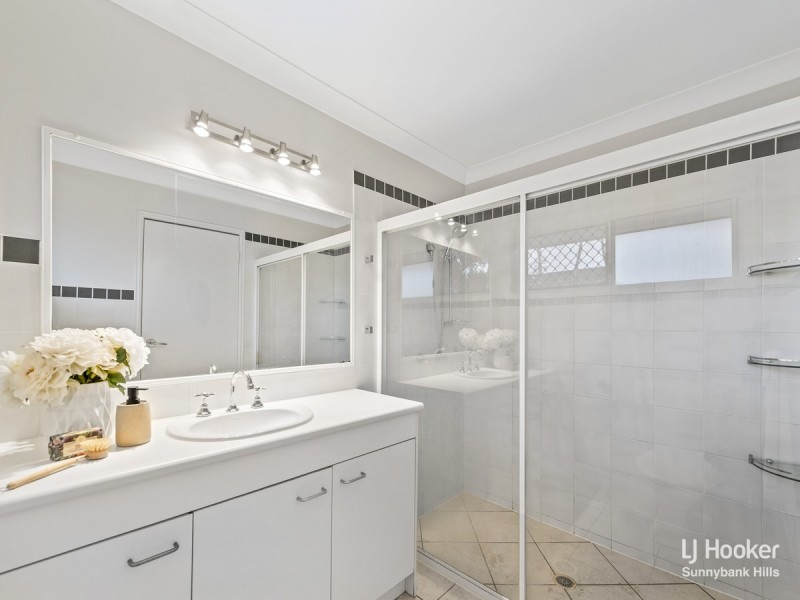 72 Azalea Crescent, Calamvale QLD 4116