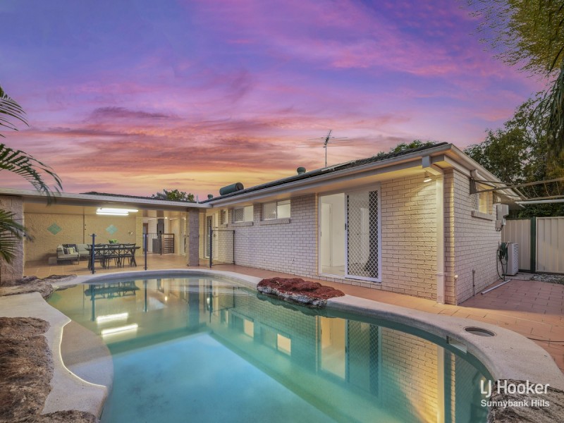 72 Azalea Crescent, Calamvale QLD 4116