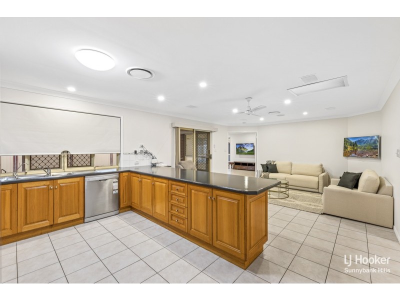 30 Carnation Crescent, Calamvale QLD 4116