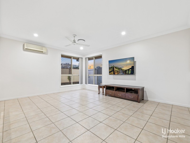 30 Carnation Crescent, Calamvale QLD 4116