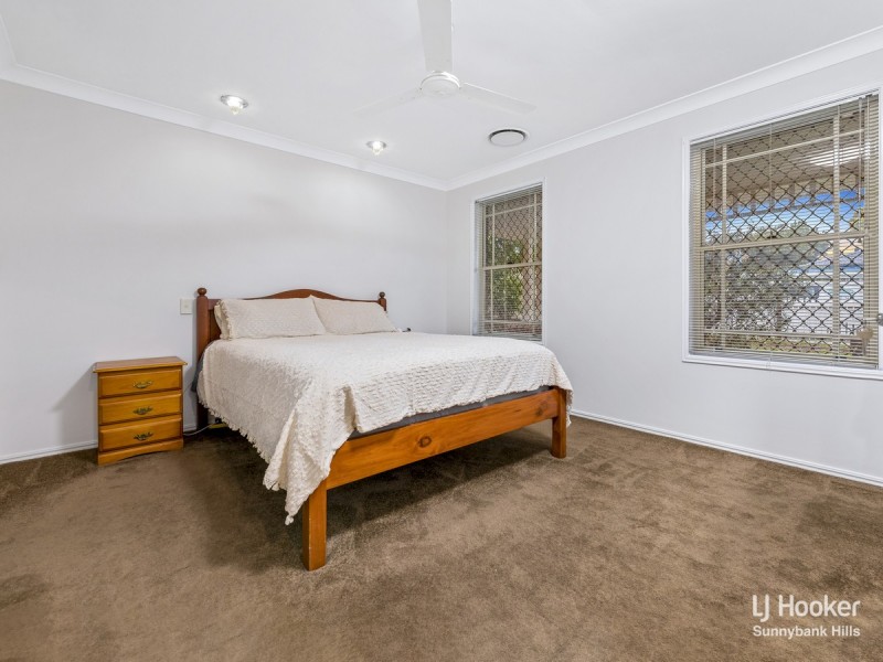 30 Carnation Crescent, Calamvale QLD 4116