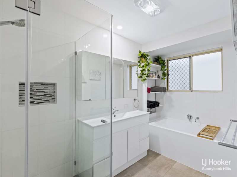 30 Carnation Crescent, Calamvale QLD 4116