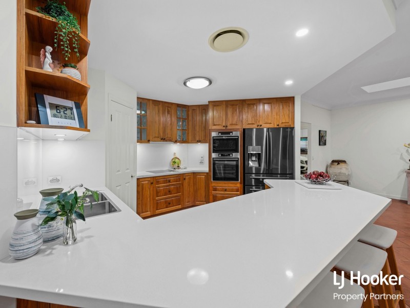 10 Sovereign Close, Wishart QLD 4122