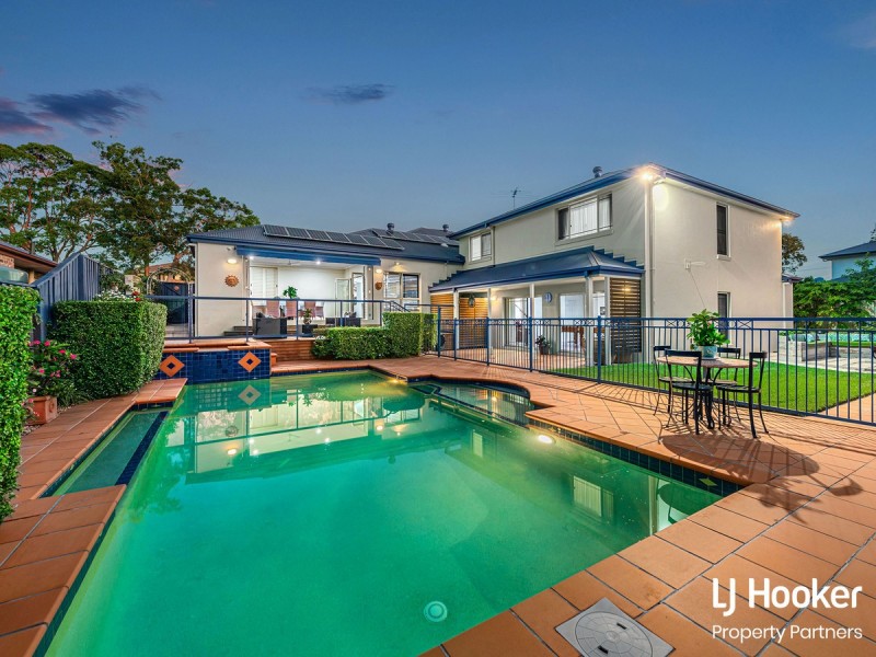 10 Sovereign Close, Wishart QLD 4122